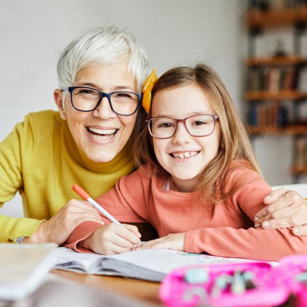 Grand mère et petite fille